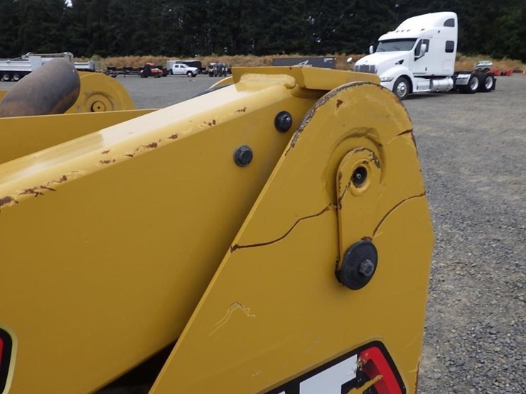 2014-caterpillar-226d3-image-17