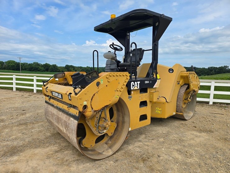 caterpillar-cb54xw-image-1