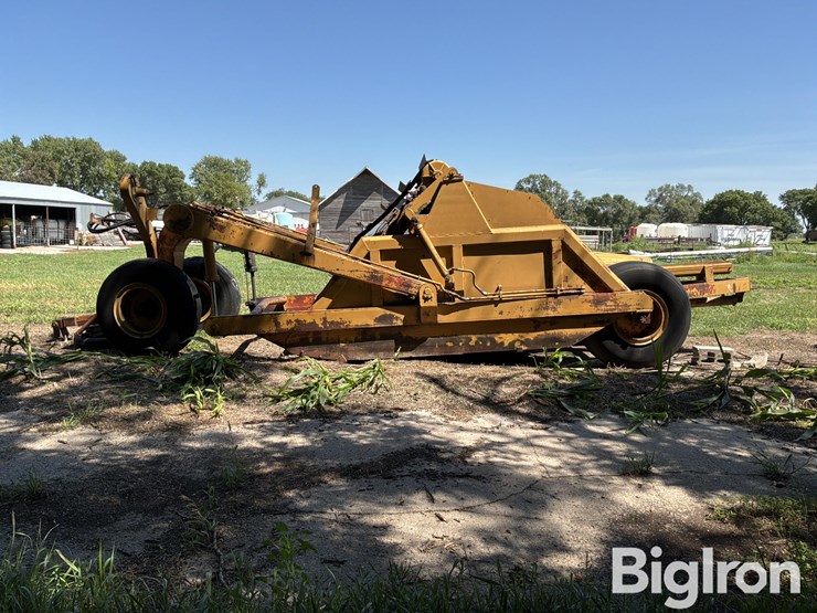 soil-mover-90-e-pull-type-scraper-image-8