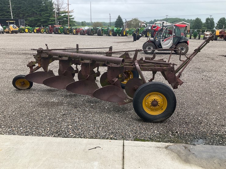 #5312-•-4-bottom-pull-type-moldboard-plow-image-5