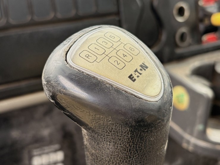 2019-international-durastar-4300-image-11