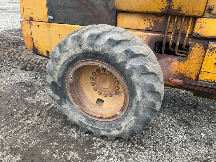 john-deere-444-image-11
