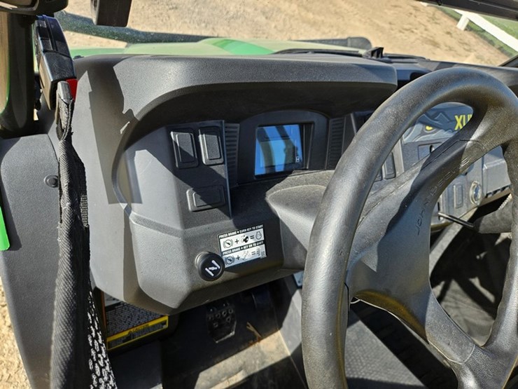 john-deere-gator-image-25