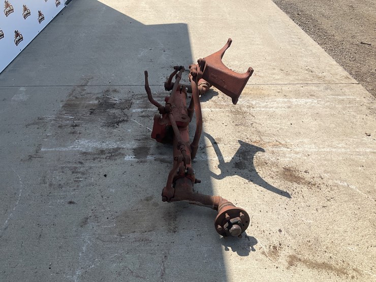 #5027-•-international-tractor-wide-front-axle-assembly-image-4