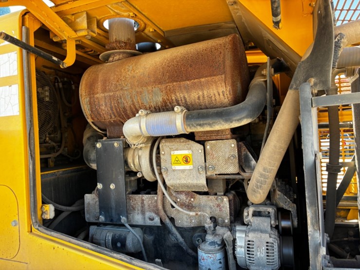 2005-komatsu-wa320-image-16