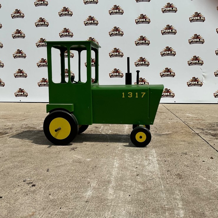 #99 • John Deere Tractor Mailbox