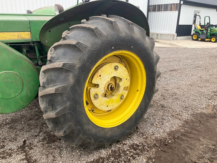 1958-john-deere-820-image-21