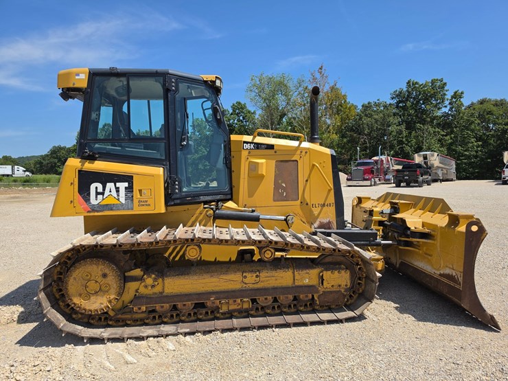 2016-caterpillar-d6k2-lgp-image-10