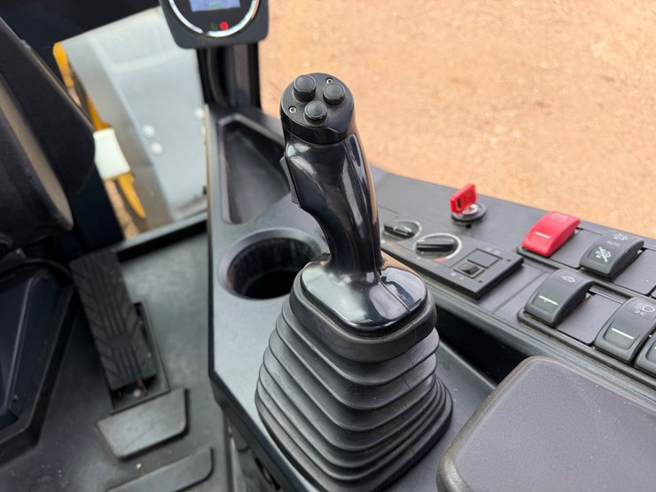 2023-john-deere-g-image-39