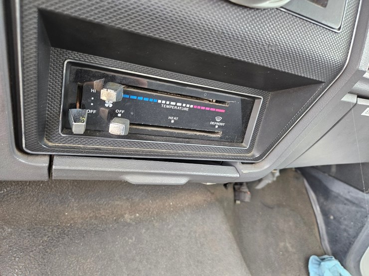 1992-ford-f700-image-53