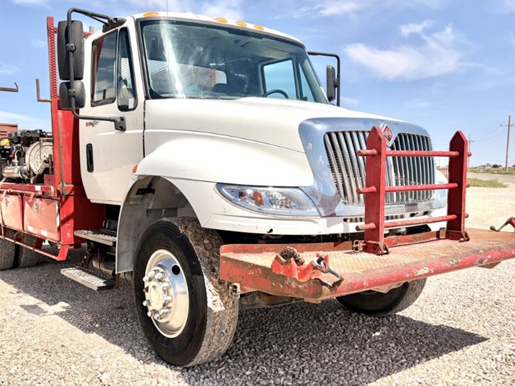 2019-international-durastar-4300-image-3