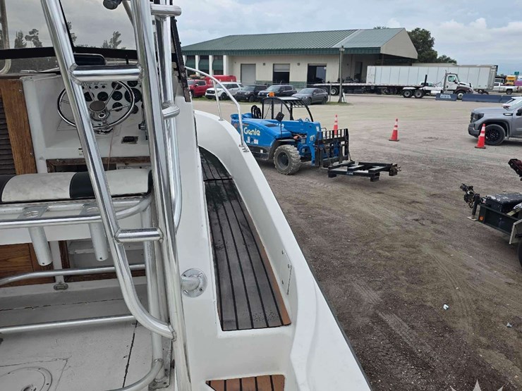 1980-23ft-mako-m238-boat-w/-25ft-t/a-boat-trailer-image-12
