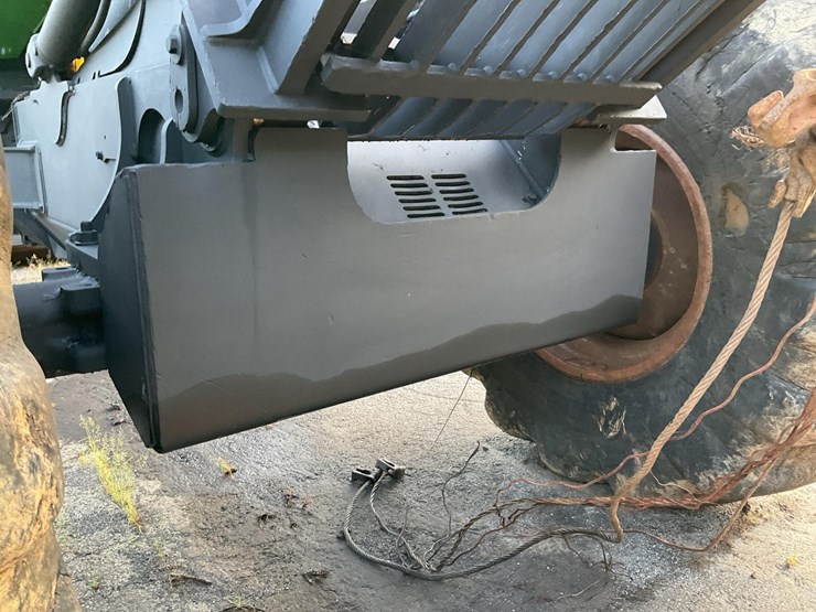 2006-deere-648g-iii-image-47
