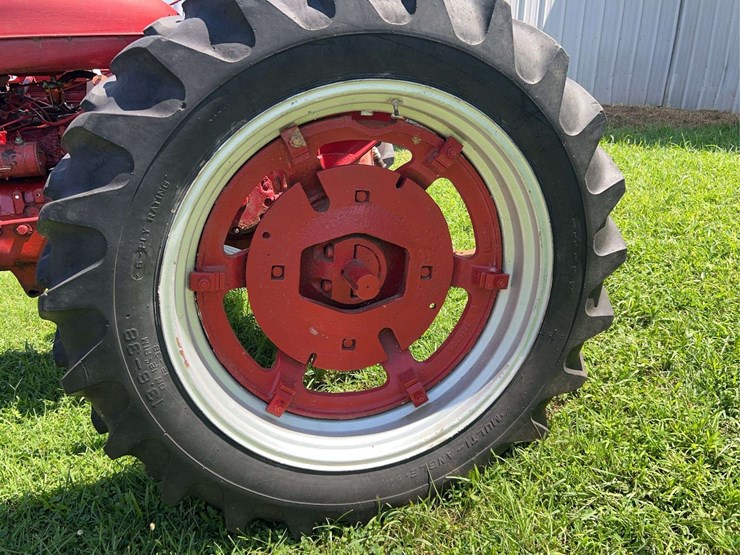 1953-farmall-super-m-image-22