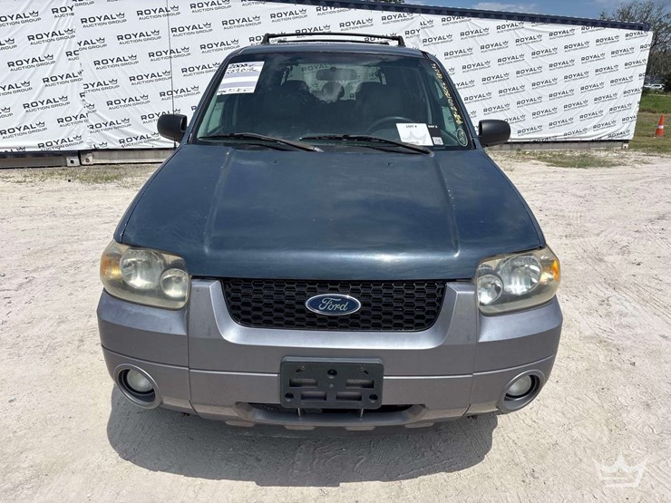 2005-ford-escape-image-35