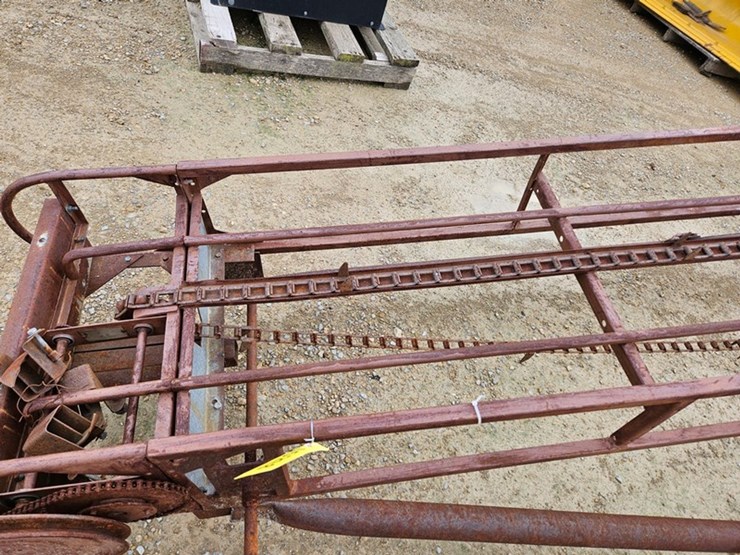 new-holland-131-image-6
