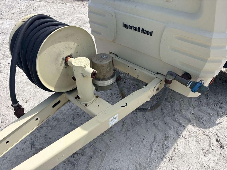 2004-ingersoll-rand-p185wjd-image-23
