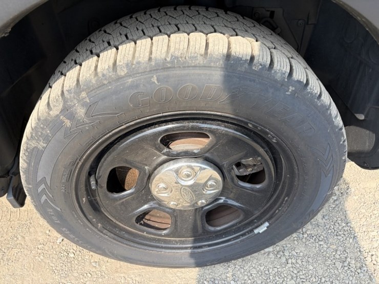 2018-ford-explorer-image-18