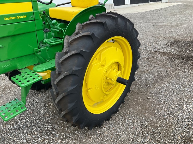 1957-john-deere-320-image-13