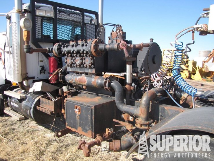 2004-massey-ferguson-8-image-5