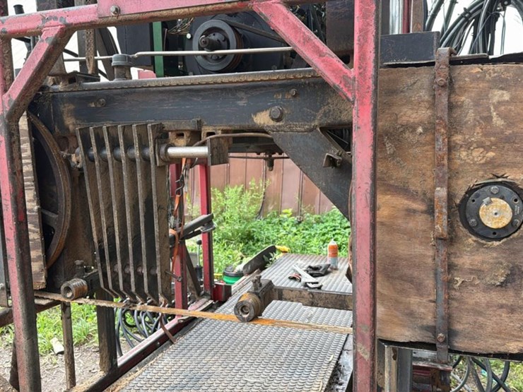 #157-•-timber-harvester-36htd25-portable-bandmill-image-8