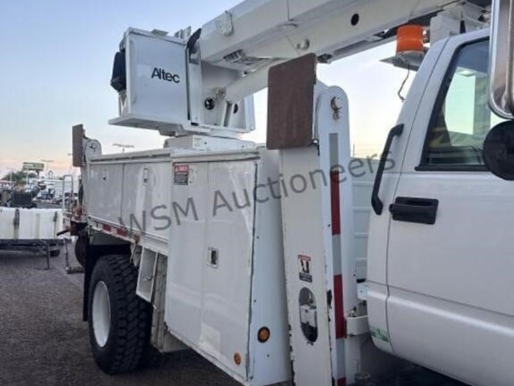 2002-chevrolet-c7500-kodiak-digger-derrick-image-5