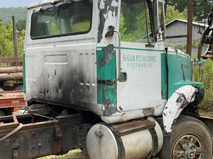 #131-•-1988-husky-brute-knuckleboom-on-truck-image-75