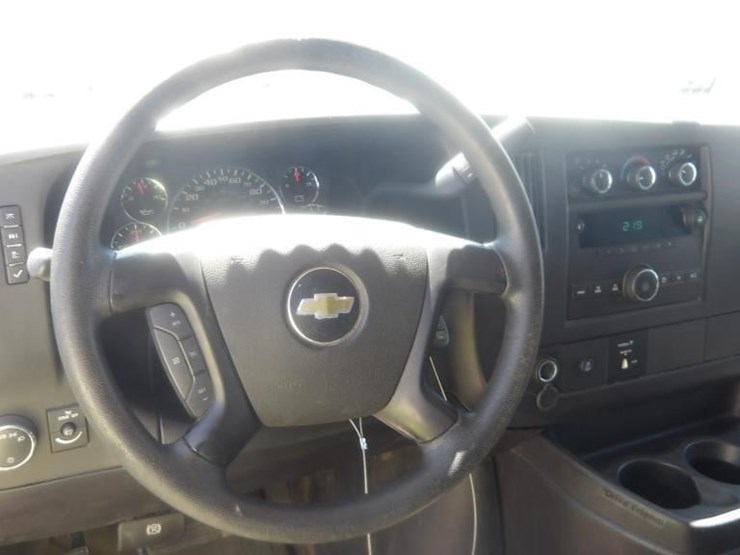 2014-utility-van-image-15