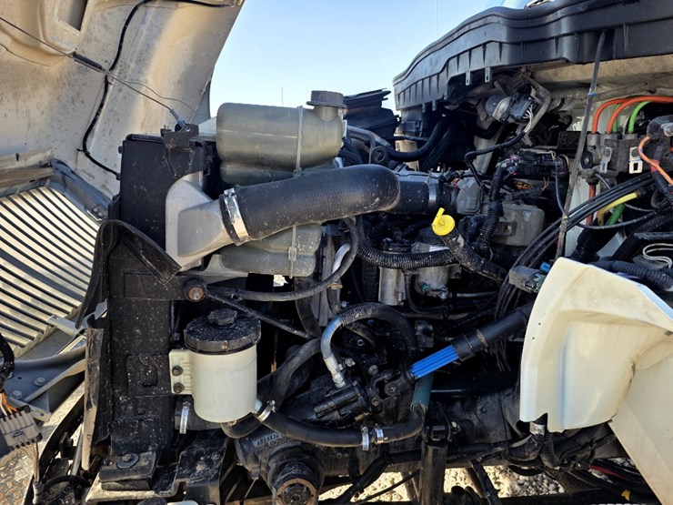 2015-international-durastar-4300-image-11