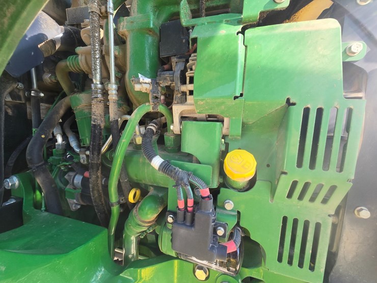 2024-john-deere-5075e-image-25