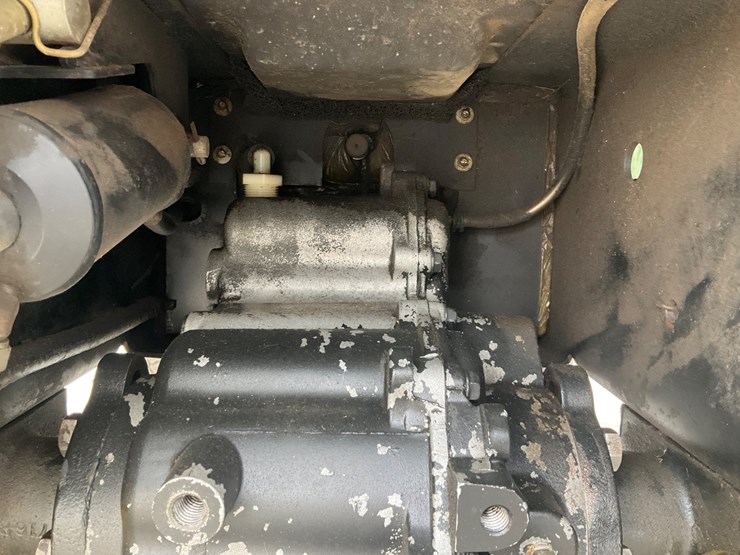 john-deere-332-image-14