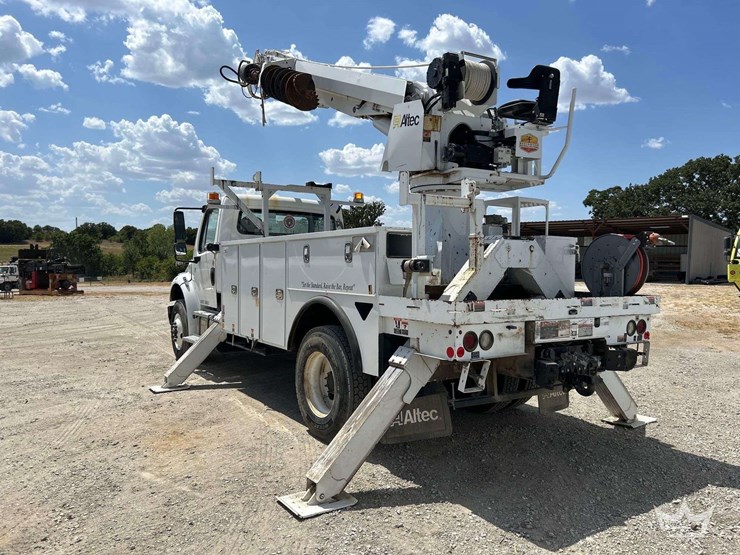 2019-freightliner-m2-106-image-3