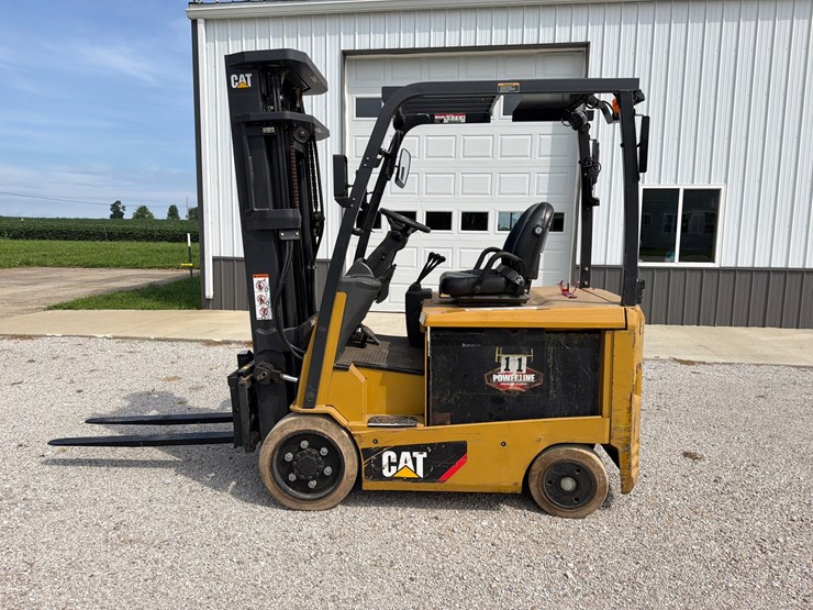 #1363-•-cat-ec25en-electric-forklift-image-2