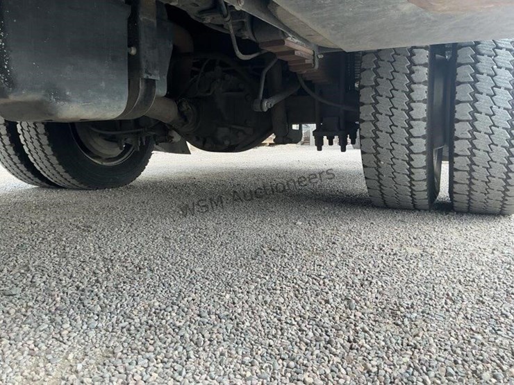 2015-ford-f550-image-30