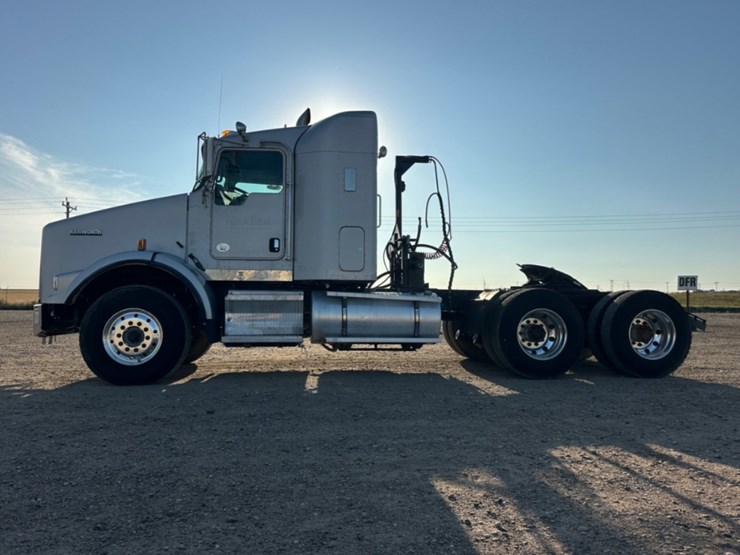 2015-kenworth-t800-image-8