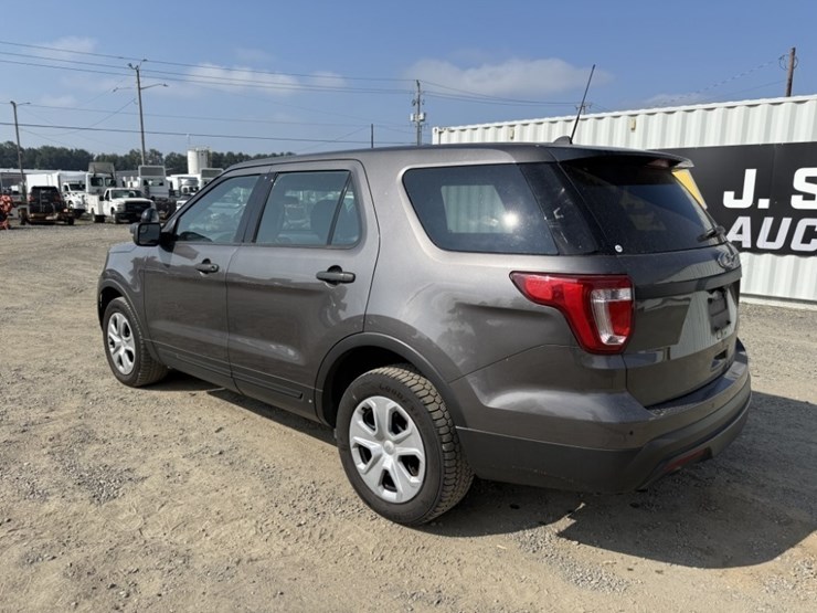 2017-ford-explorer-image-7