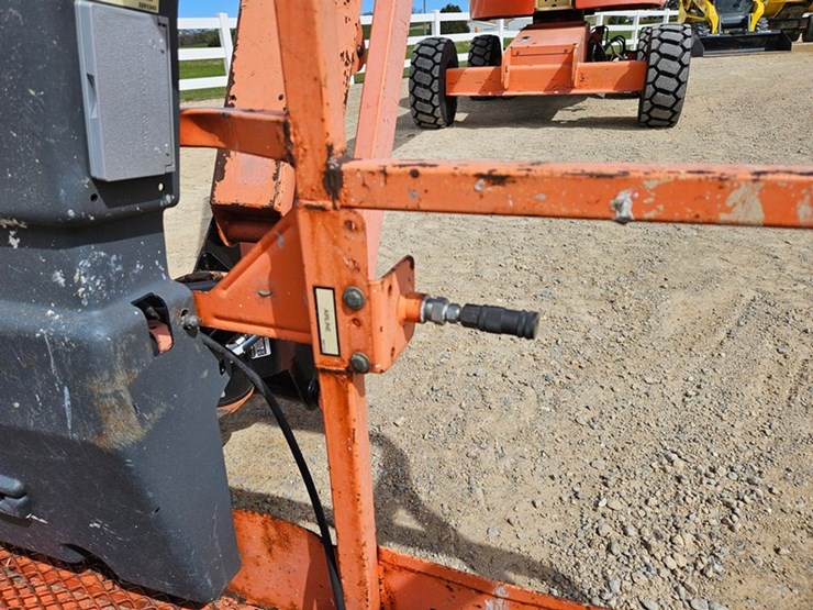 #89-•-jlg-460si-basket-lift-image-11