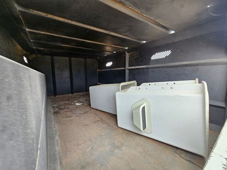 2011-international-durastar-4300-image-22