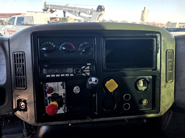 2015-international-durastar-4300-image-10