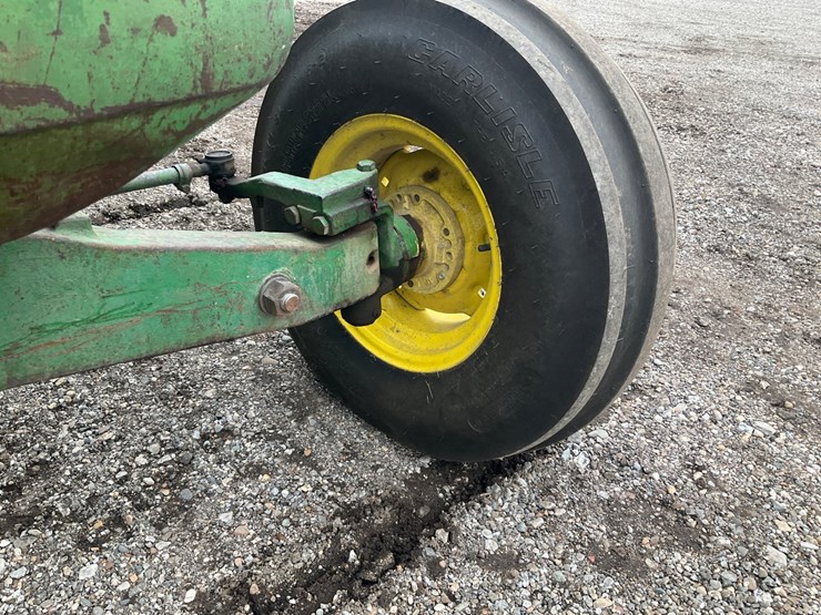 1958-john-deere-820-image-11