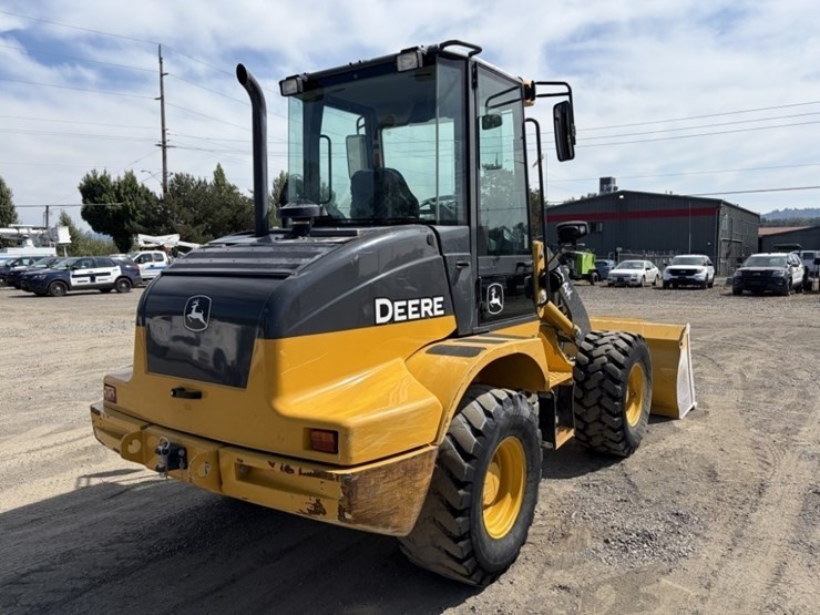 2018-deere-324k-image-4