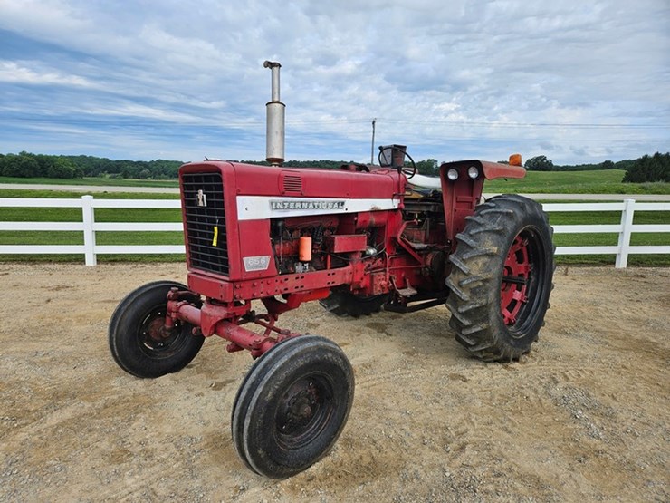 #53-•-interantional-656-farmall-tractor-image-1