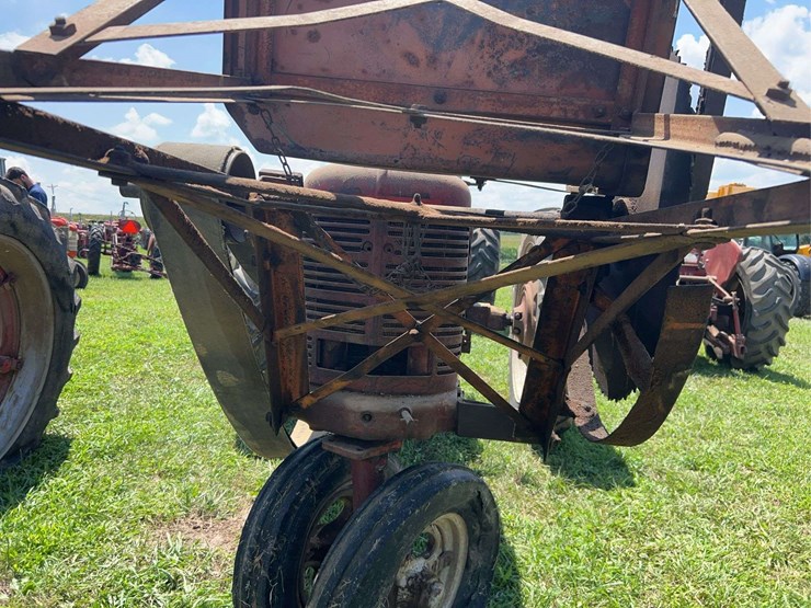 1941-farmall-h-with-mounted-buzz-saw-image-10