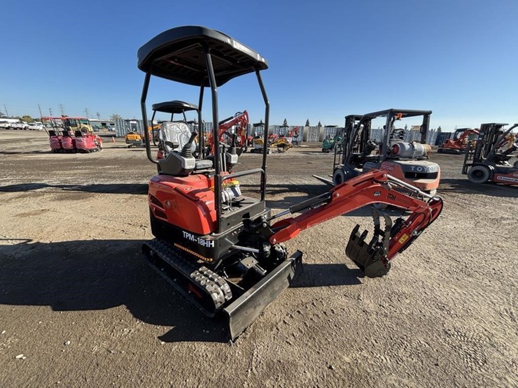2026-tpm-18hh-hydraulic-excavator-image-2