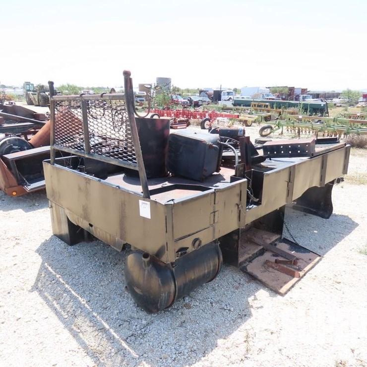 MASSEY-FERGUSON 8
