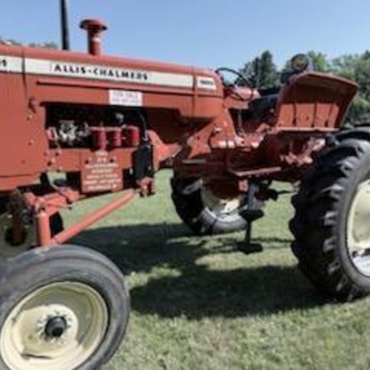 #6052 • 1964 Allis Chalmers D-19 High Crop Tractor - Off Site