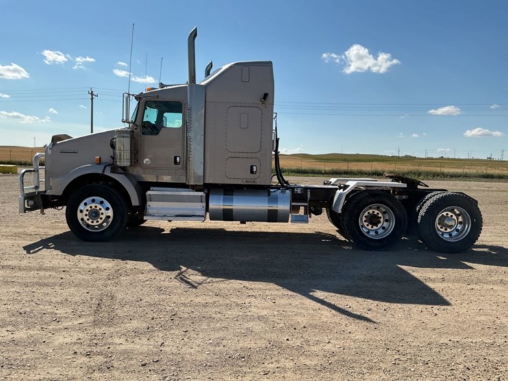 2013-kenworth-t800-image-14