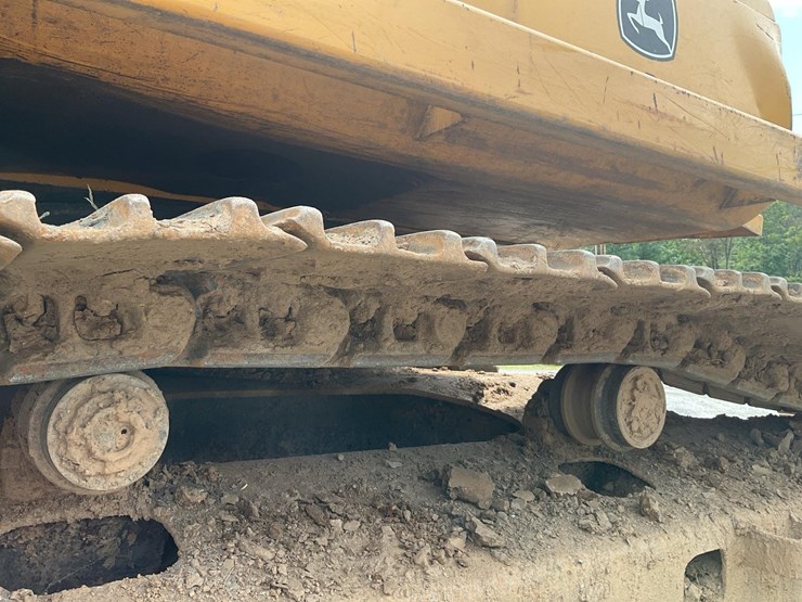 2004-deere-160c-lc-image-35