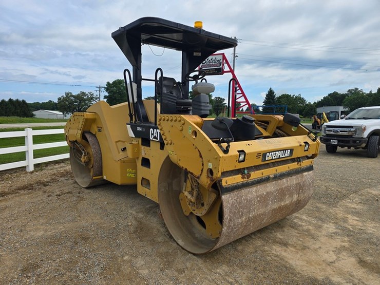 caterpillar-cb54xw-image-9