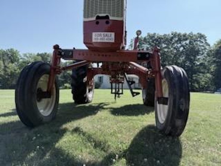 #6052-•-1964-allis-chalmers-d-19-high-crop-tractor---off-site-image-3